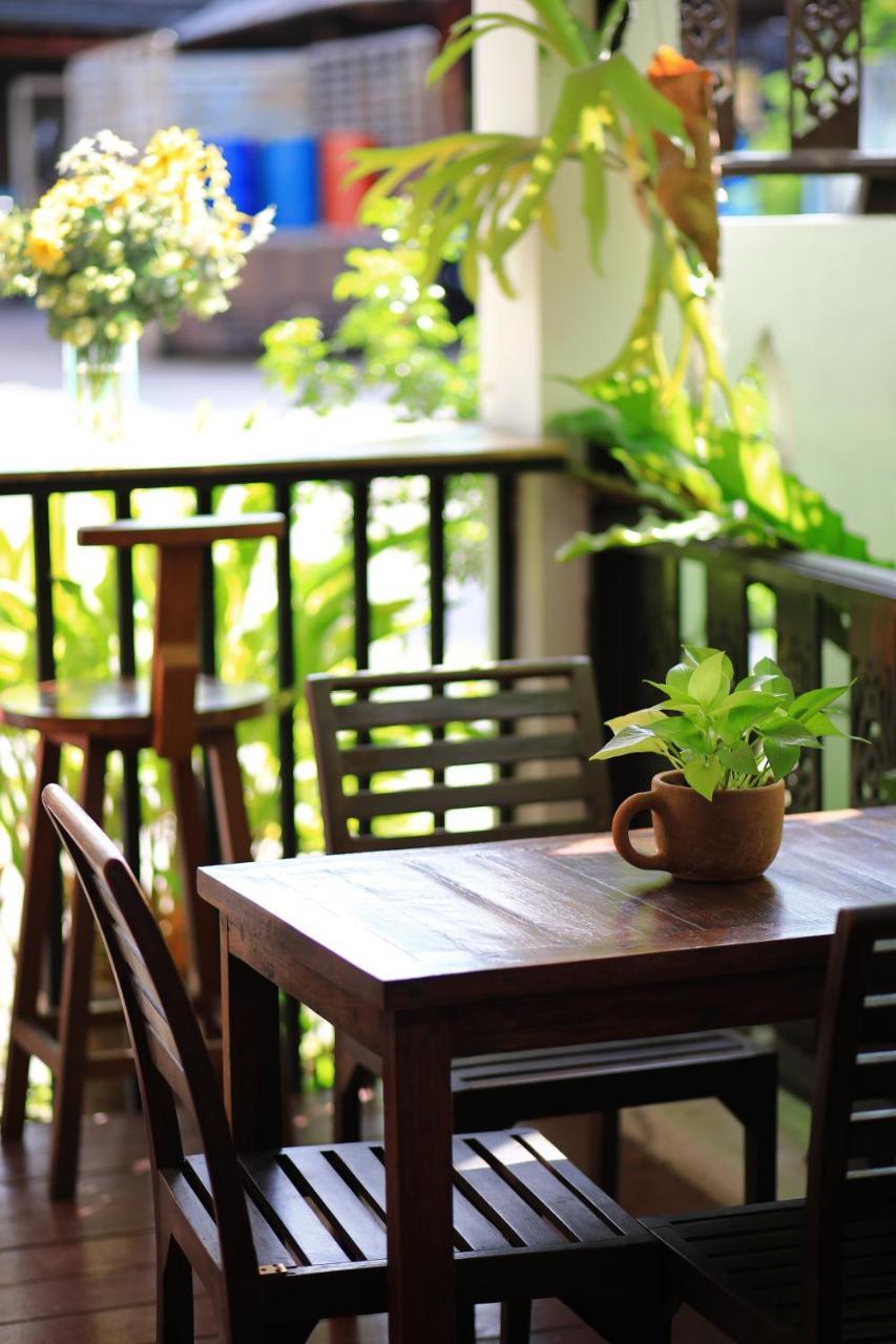 V Lodge Chiang Mai Extérieur photo